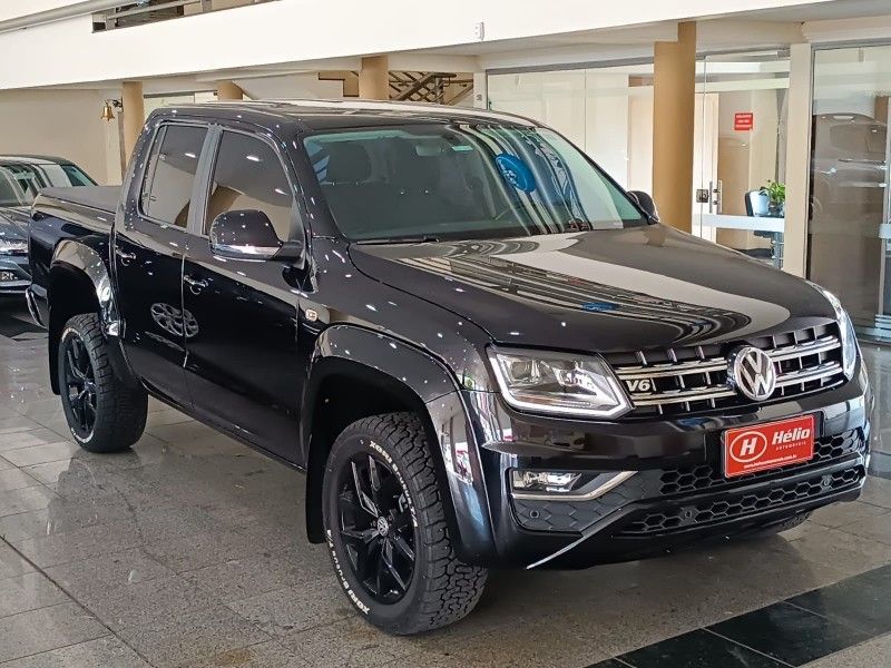 Volkswagen AMAROK HIGHLINE 3.0 V6 2022 HÉLIO AUTOMÓVEIS LAJEADO / Carros no Vale