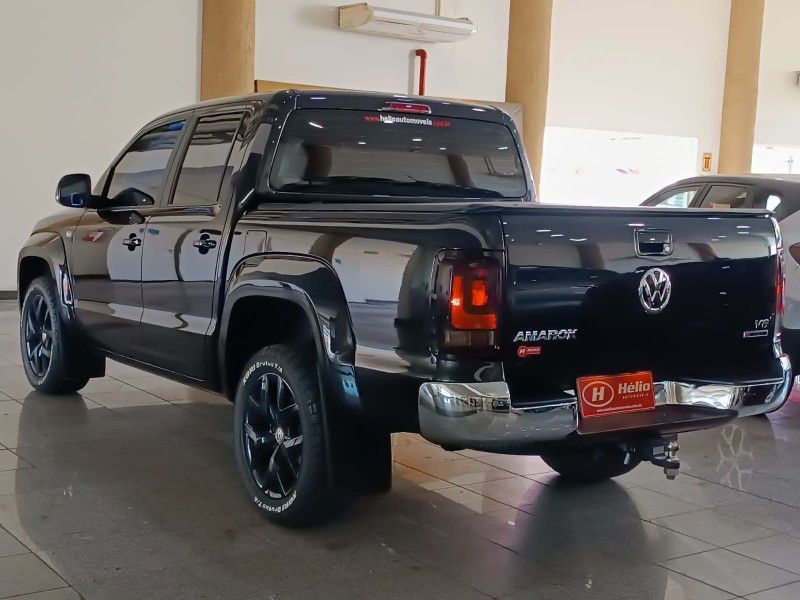 Volkswagen AMAROK HIGHLINE 3.0 V6 2022 HÉLIO AUTOMÓVEIS LAJEADO / Carros no Vale