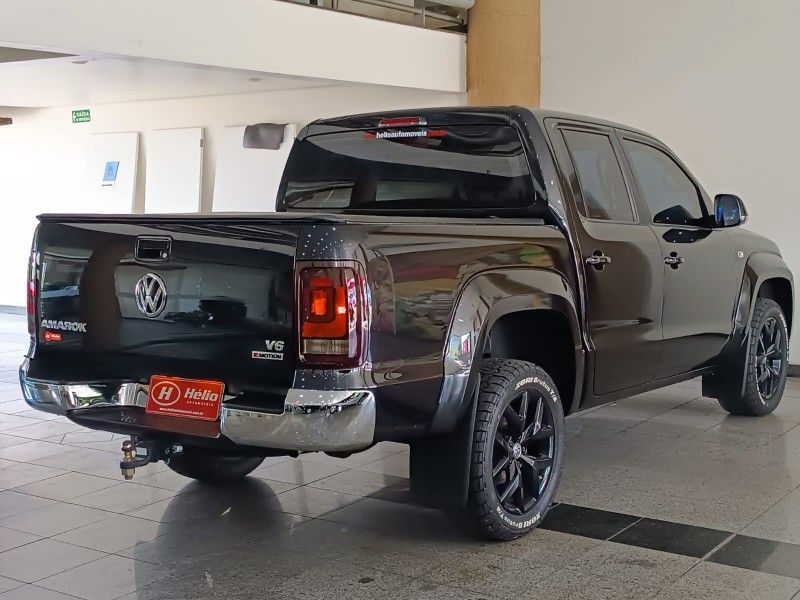 Volkswagen AMAROK HIGHLINE 3.0 V6 2022 HÉLIO AUTOMÓVEIS LAJEADO / Carros no Vale