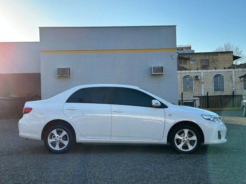 Toyota COROLLA XEi 2.0 2013 NEUMANN VEÍCULOS ARROIO DO MEIO / Carros no Vale