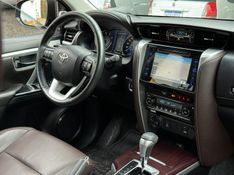 Toyota HILUX SW4 SRX 2.8 2019 NEUMANN VEÍCULOS ARROIO DO MEIO / Carros no Vale