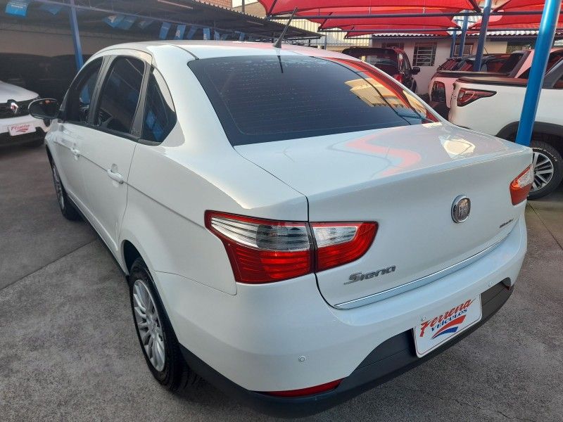 Fiat GRAND SIENA ATTRACTIVE 1.4 8V 2015 FERREIRA VEÍCULOS VENÂNCIO AIRES / Carros no Vale