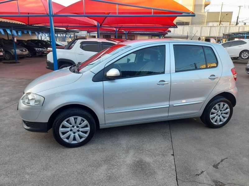 Volkswagen FOX PLUS 1.6 8V 2009 FERREIRA VEÍCULOS VENÂNCIO AIRES / Carros no Vale