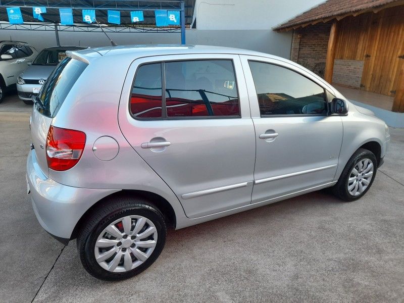 Volkswagen FOX PLUS 1.6 8V 2009 FERREIRA VEÍCULOS VENÂNCIO AIRES / Carros no Vale