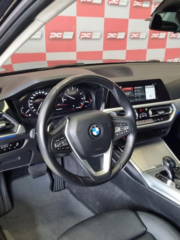 BMW 330i Sport 2.0 TB 16V 2019/2020 PC VEÍCULOS SANTA CRUZ DO SUL / Carros no Vale