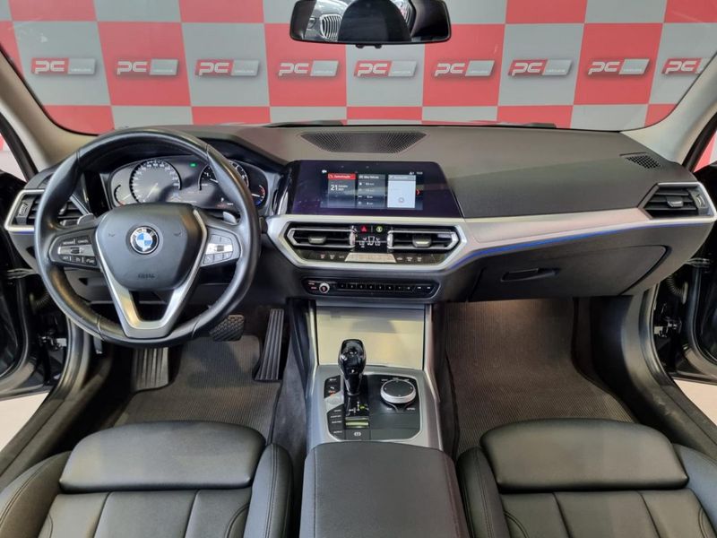 BMW 330i Sport 2.0 TB 16V 2019/2020 PC VEÍCULOS SANTA CRUZ DO SUL / Carros no Vale