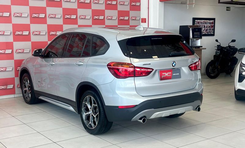 BMW X1 SDRIVE 20i 2.0/ TB Acti 2017/2018 PC VEÍCULOS SANTA CRUZ DO SUL / Carros no Vale