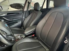 BMW X1 SDRIVE 20i 2.0/ TB Acti 2017/2018 PC VEÍCULOS SANTA CRUZ DO SUL / Carros no Vale