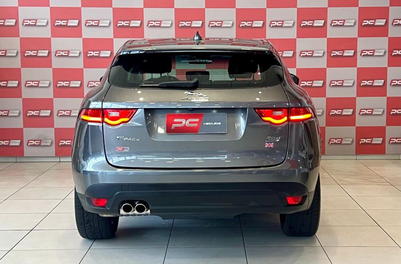 Jaguar F-Pace 2.0 Prestige 180cv 2017/2018 PC VEÍCULOS SANTA CRUZ DO SUL / Carros no Vale