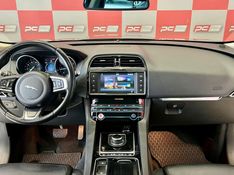 Jaguar F-Pace 2.0 Prestige 180cv 2017/2018 PC VEÍCULOS SANTA CRUZ DO SUL / Carros no Vale