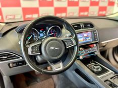 Jaguar F-Pace 2.0 Prestige 180cv 2017/2018 PC VEÍCULOS SANTA CRUZ DO SUL / Carros no Vale