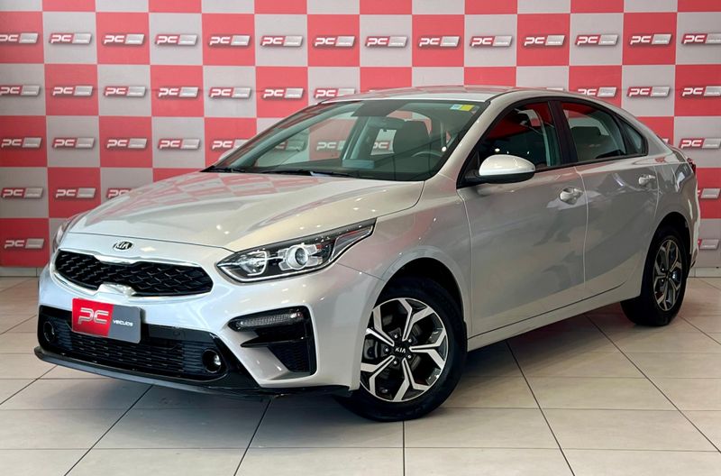 KIA Cerato EX 2.0 16V 2021/2022 PC VEÍCULOS SANTA CRUZ DO SUL / Carros no Vale