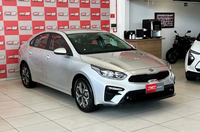 KIA Cerato EX 2.0 16V 2021/2022 PC VEÍCULOS SANTA CRUZ DO SUL / Carros no Vale