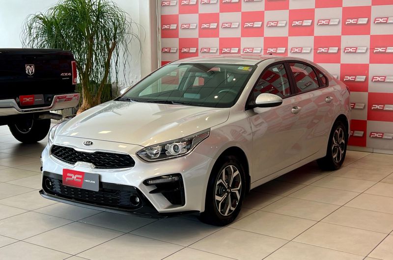 KIA Cerato EX 2.0 16V 2021/2022 PC VEÍCULOS SANTA CRUZ DO SUL / Carros no Vale