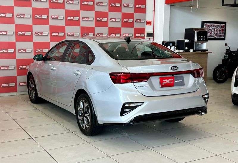 KIA Cerato EX 2.0 16V 2021/2022 PC VEÍCULOS SANTA CRUZ DO SUL / Carros no Vale