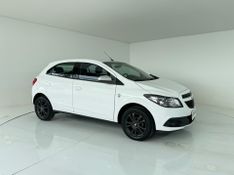 Chevrolet Onix Hatch Selecao 1.0 8v 2015/2015 COVEL VEICULOS ENCANTADO / Carros no Vale