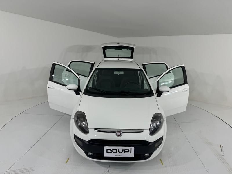 Fiat Punto Attractive 2012/2013 COVEL VEICULOS ENCANTADO / Carros no Vale