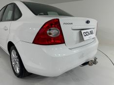 Ford Focus Sedan 2.0 16v 2013/2013 COVEL VEICULOS ENCANTADO / Carros no Vale