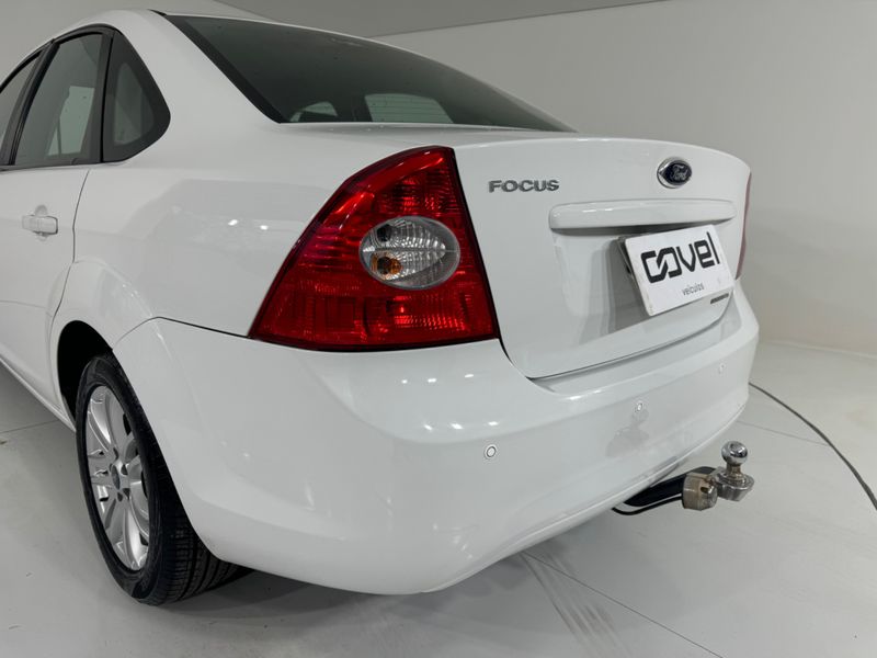 Ford Focus Sedan 2.0 16v 2013/2013 COVEL VEICULOS ENCANTADO / Carros no Vale