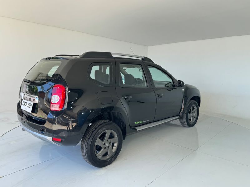 Renault Duster Dynamique 2.0 16v Hi 2013/2014 COVEL VEICULOS ENCANTADO / Carros no Vale