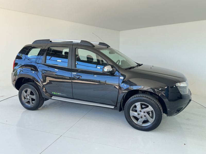 Renault Duster Dynamique 2.0 16v Hi 2013/2014 COVEL VEICULOS ENCANTADO / Carros no Vale