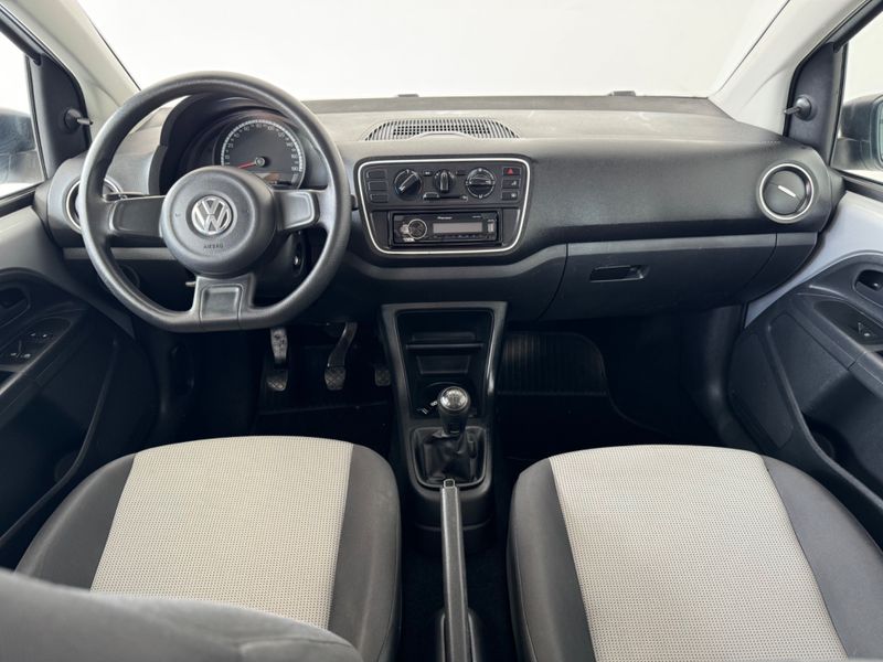 Volkswagen Up Take 1.0 2014/2015 COVEL VEICULOS ENCANTADO / Carros no Vale