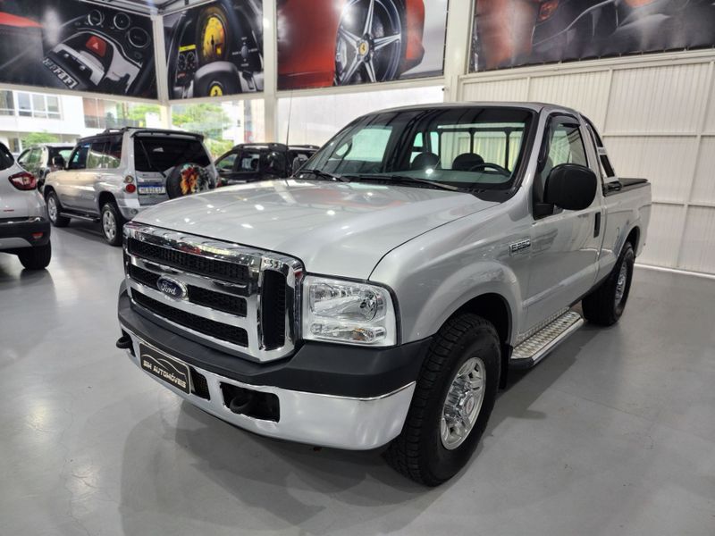 Ford F-250 Xlt 2011/2011 SIM AUTOMÓVEIS ROLANTE / Carros no Vale