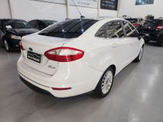 Ford Fiesta Titanium 1.6 16v 2015/2015 SIM AUTOMÓVEIS ROLANTE / Carros no Vale