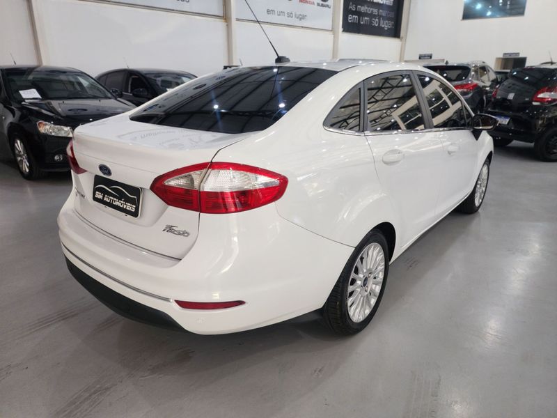 Ford Fiesta Titanium 1.6 16v 2015/2015 SIM AUTOMÓVEIS ROLANTE / Carros no Vale