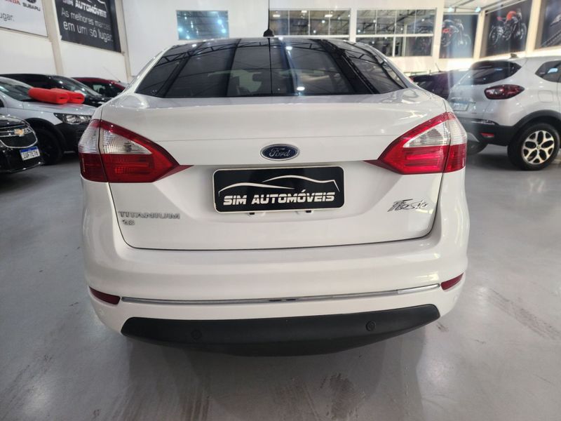 Ford Fiesta Titanium 1.6 16v 2015/2015 SIM AUTOMÓVEIS ROLANTE / Carros no Vale