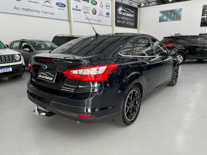 Ford Focus Sedan Titanium 2.0 Plus 16 V 2014/2015 SIM AUTOMÓVEIS ROLANTE / Carros no Vale