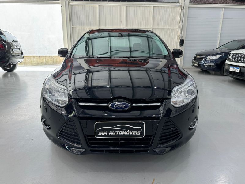 Ford Focus Sedan Titanium 2.0 Plus 16 V 2014/2015 SIM AUTOMÓVEIS ROLANTE / Carros no Vale