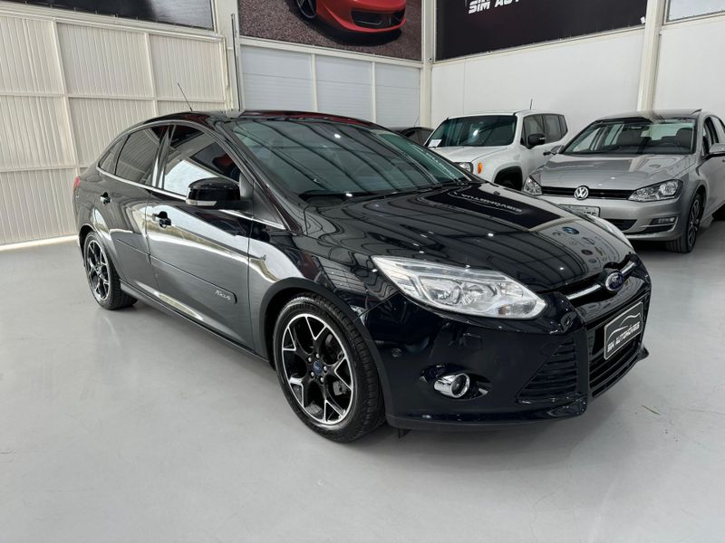 Ford Focus Sedan Titanium 2.0 Plus 16 V 2014/2015 SIM AUTOMÓVEIS ROLANTE / Carros no Vale