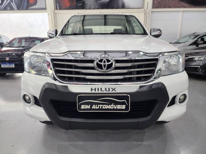 Toyota Hilux 2.7 Srv Cd 4×4 2014/2014 SIM AUTOMÓVEIS ROLANTE / Carros no Vale