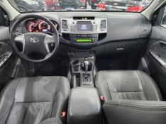 Toyota Hilux 2.7 Srv Cd 4×4 2014/2014 SIM AUTOMÓVEIS ROLANTE / Carros no Vale