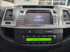 Toyota Hilux 2.7 Srv Cd 4×4 2014/2014 SIM AUTOMÓVEIS ROLANTE / Carros no Vale