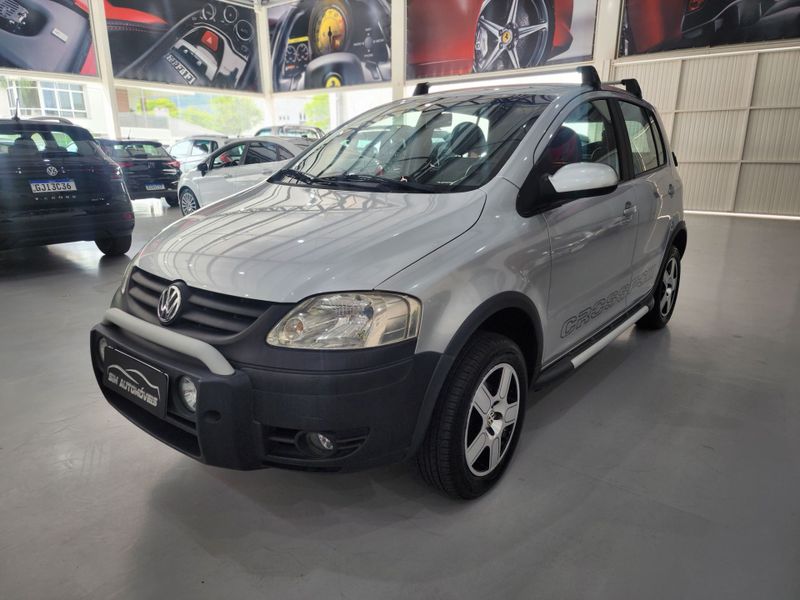 Volkswagen Crossfox 2005/2005 SIM AUTOMÓVEIS ROLANTE / Carros no Vale