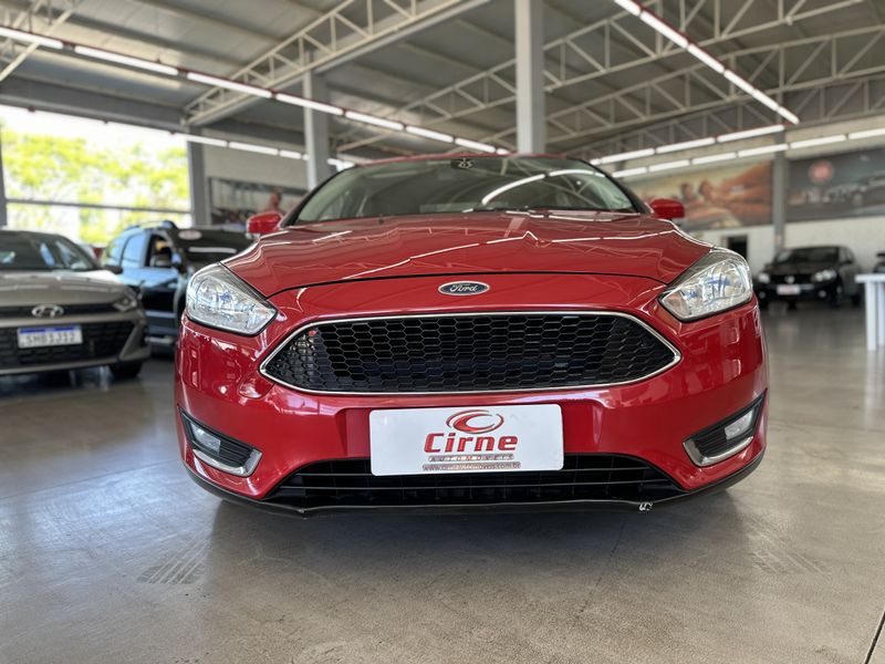 Ford Focus Sedan 2.0 16V/ 16V 2015/2016 CIRNE AUTOMÓVEIS SANTA MARIA / Carros no Vale