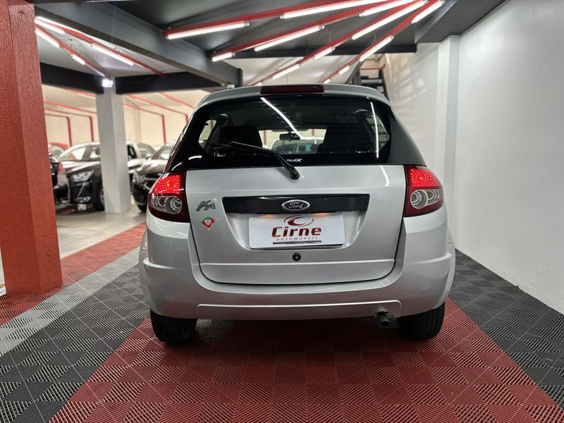 Ford Ka 1.0 8V/ 8V ST 3p 2010/2011 CIRNE AUTOMÓVEIS SANTA MARIA / Carros no Vale