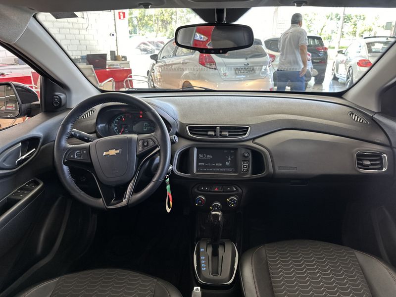 CHEVROLET ONIX HATCH LTZ 1.4 8V FlexPower Mec. 2018/2018 CIRNE AUTOMÓVEIS SANTA MARIA / Carros no Vale