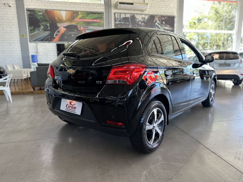 CHEVROLET ONIX HATCH LTZ 1.4 8V FlexPower Mec. 2018/2018 CIRNE AUTOMÓVEIS SANTA MARIA / Carros no Vale