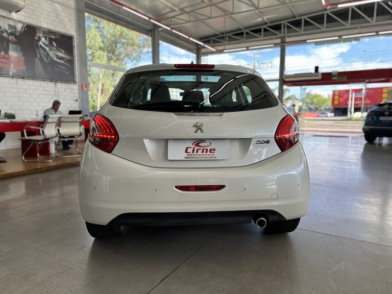 Peugeot 208 Griffe 1.6 16V 2013/2014 CIRNE AUTOMÓVEIS SANTA MARIA / Carros no Vale