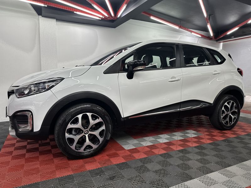 Renault CAPTUR Intense 1.6 16V 2017/2018 CIRNE AUTOMÓVEIS SANTA MARIA / Carros no Vale