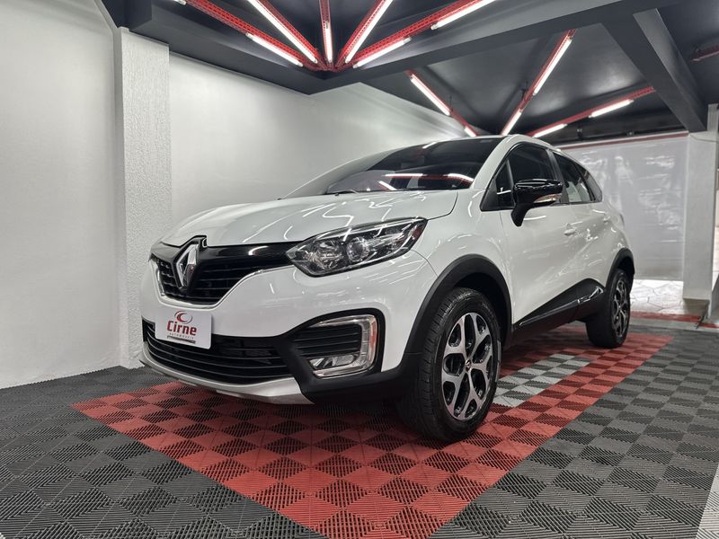 Renault CAPTUR Intense 1.6 16V 2017/2018 CIRNE AUTOMÓVEIS SANTA MARIA / Carros no Vale