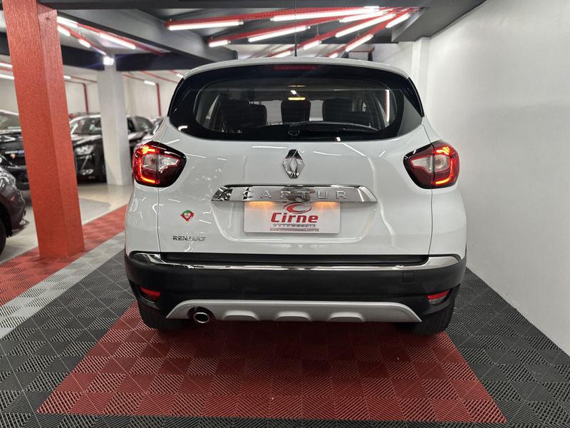 Renault CAPTUR Intense 1.6 16V 2017/2018 CIRNE AUTOMÓVEIS SANTA MARIA / Carros no Vale