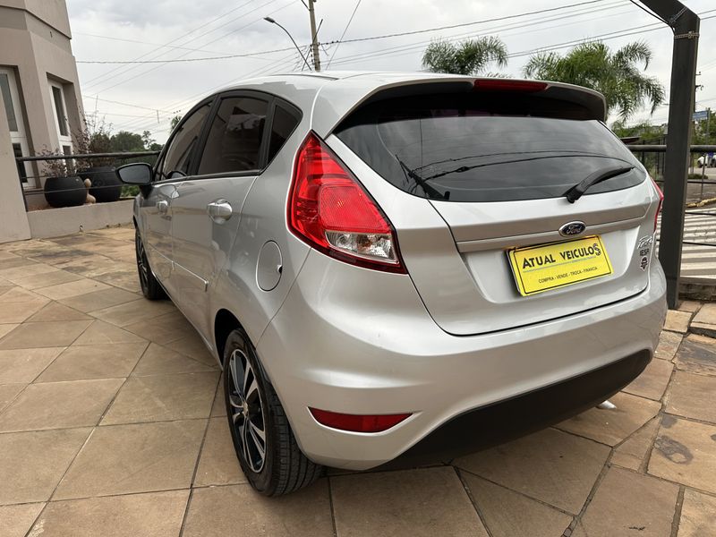 Ford Fiesta 1.5 16V Mec 2015/2016 ATUAL VEÍCULOS VISTA ALEGRE DO PRATA / Carros no Vale