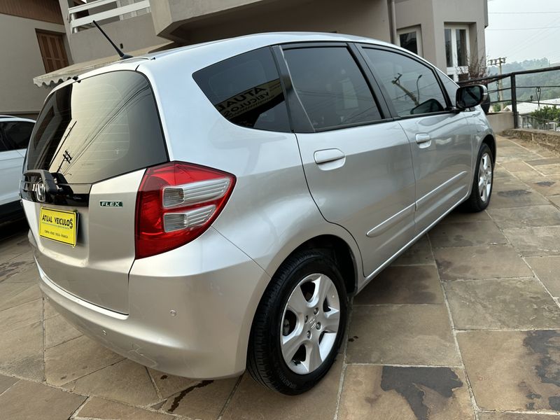 Honda Fit LXL 1.4/ 8V/16V 2012/2012 ATUAL VEÍCULOS VISTA ALEGRE DO PRATA / Carros no Vale