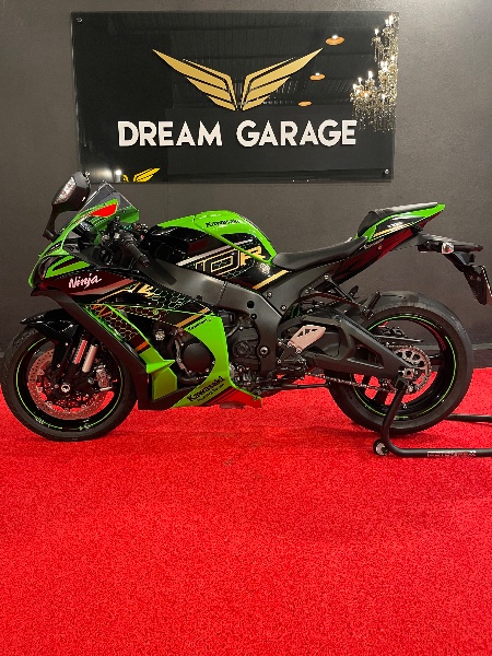 KAWASAKI ZX 10 R NINJA /2021 EXCLUSIVO VEÍCULOS SANTA CRUZ DO SUL / Carros no Vale