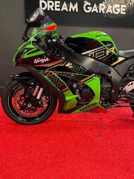 KAWASAKI ZX 10 R NINJA /2021 EXCLUSIVO VEÍCULOS SANTA CRUZ DO SUL / Carros no Vale