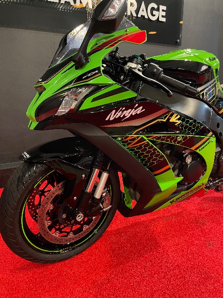 KAWASAKI ZX 10 R NINJA /2021 EXCLUSIVO VEÍCULOS SANTA CRUZ DO SUL / Carros no Vale